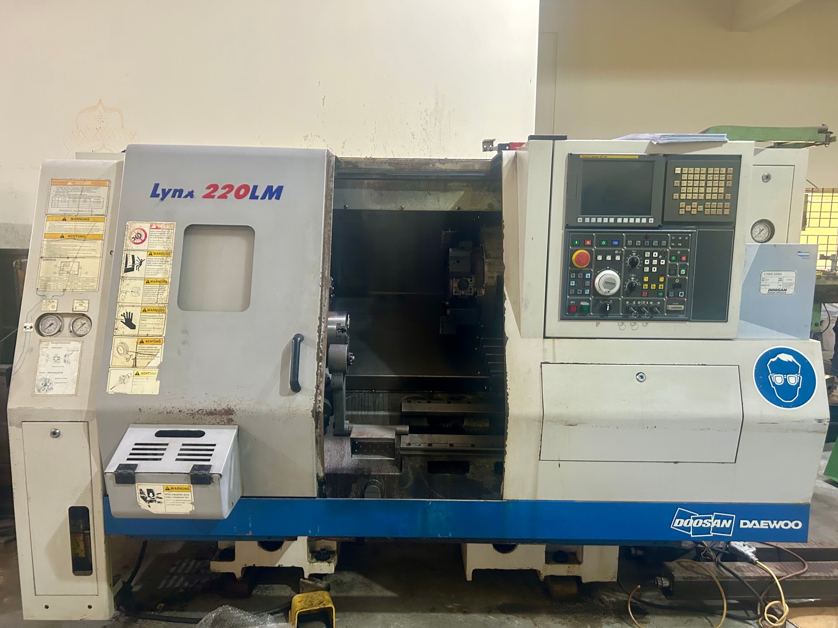 2010 Doosan LYNX 200LM Standard CNC Lathes — Used